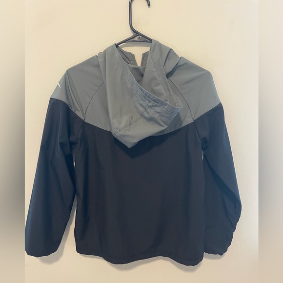 Nike Boy's Sportswear Windrunner Hooded Jacket - Picture 2 of 8